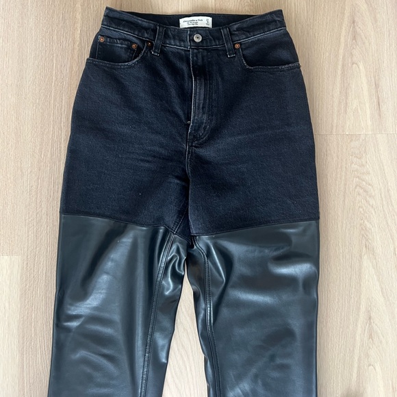 Abercrombie half leather pants - Picture 2 of 3
